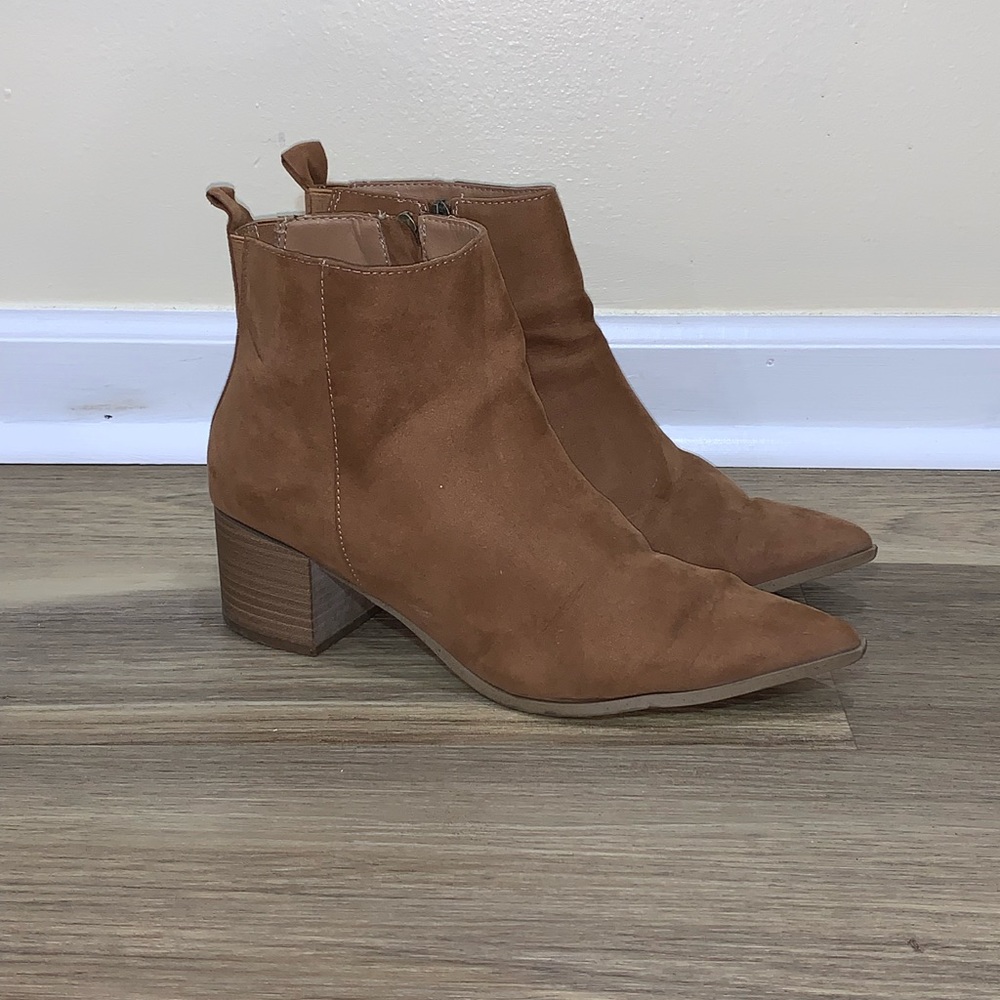 Universal Thread Women's Boots Size 9.5 Brown